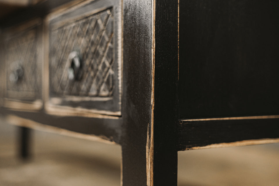 CHEST OF DRAWERS 751