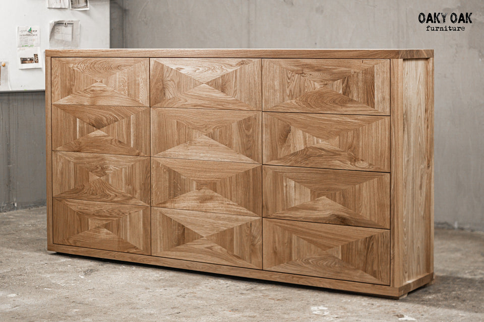 CHEST OF DRAWERS 795