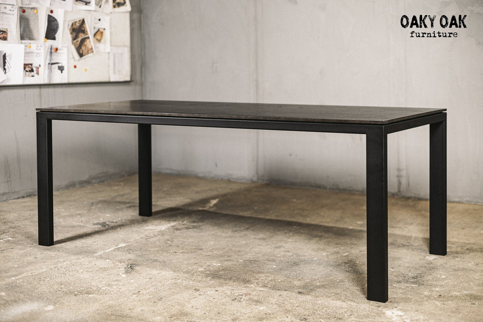 DINING TABLE 662