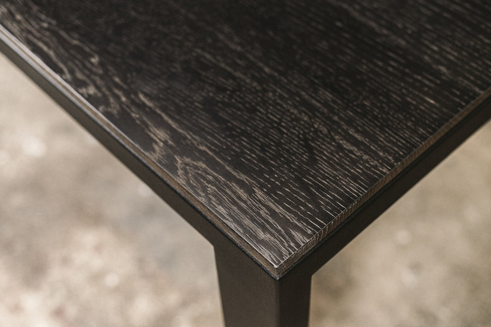 DINING TABLE 662