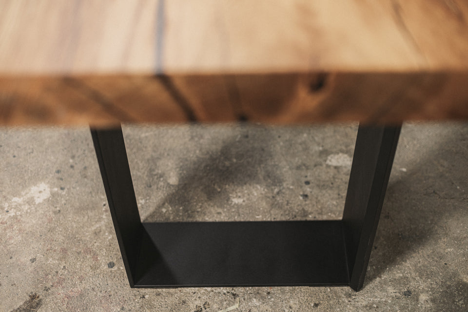 BAR TABLE 671