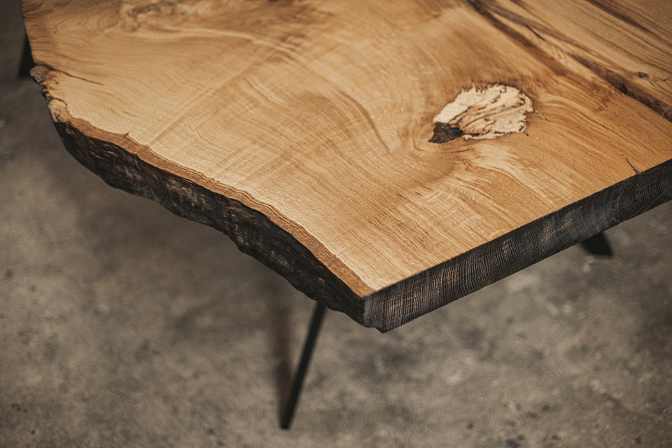 DINING TABLE 682