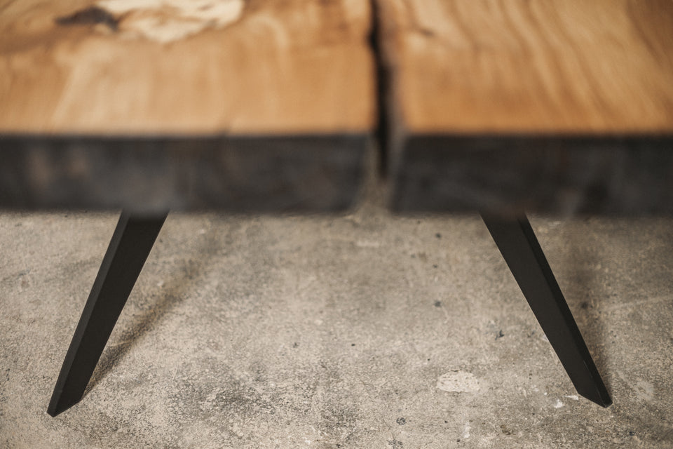DINING TABLE 682