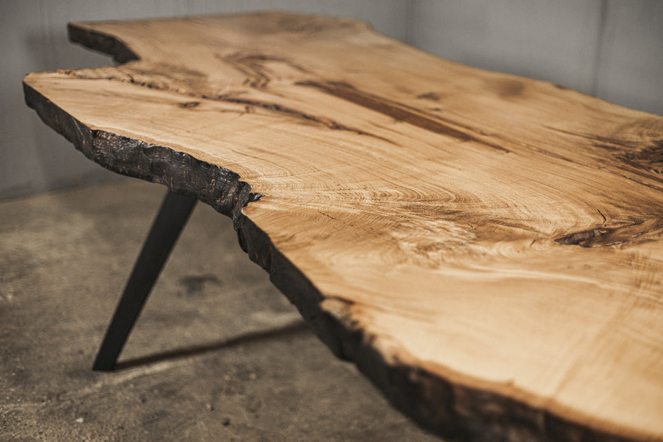 DINING TABLE 682