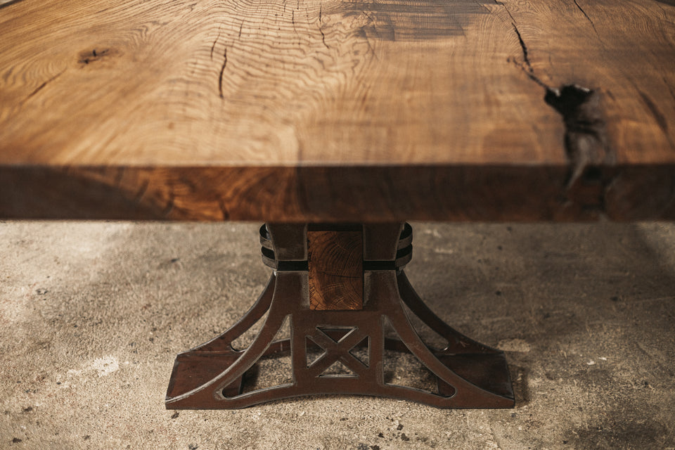 DINING TABLE 747