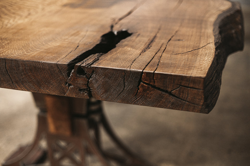 DINING TABLE 747