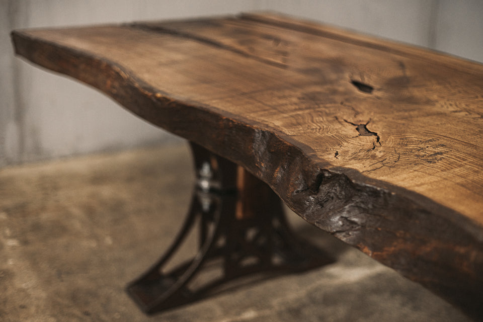 DINING TABLE 747