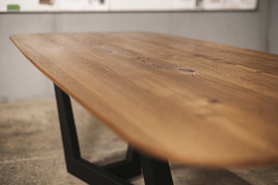 DINING TABLE 780