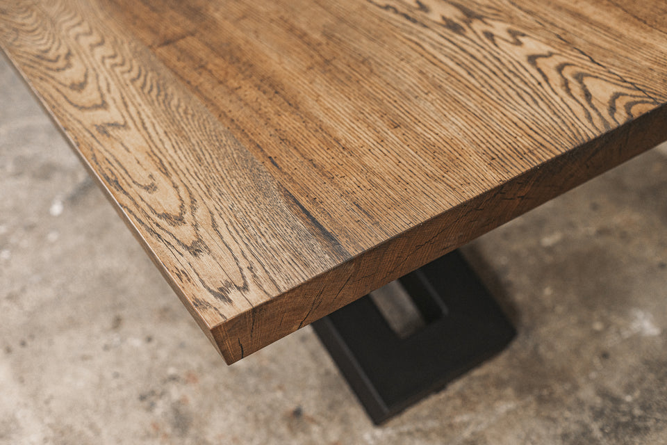 DINING TABLE 781
