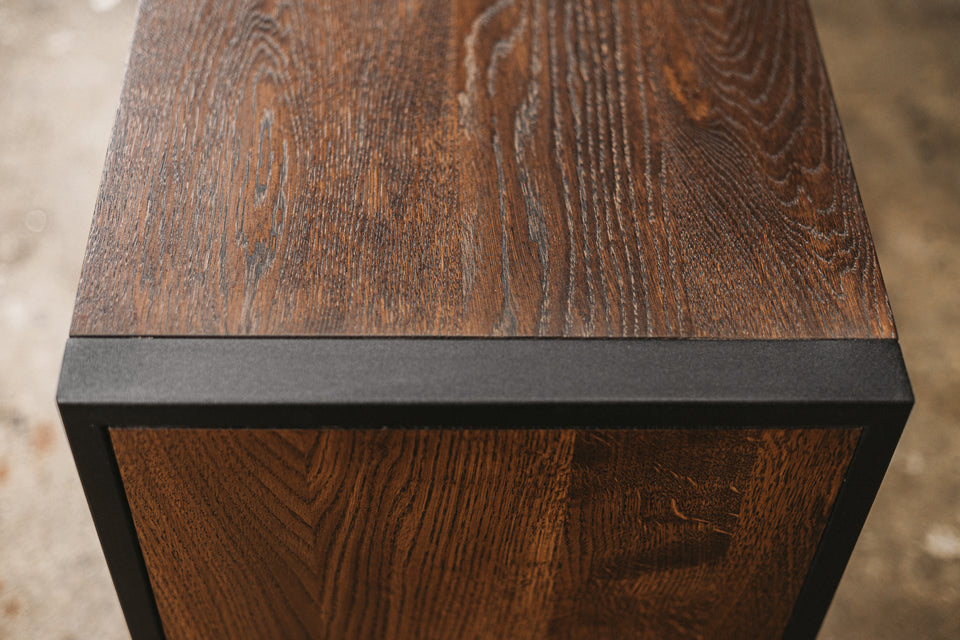 TV TABLE 718