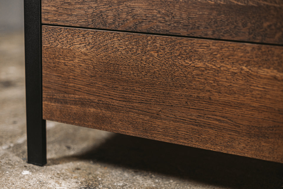 TV TABLE 718