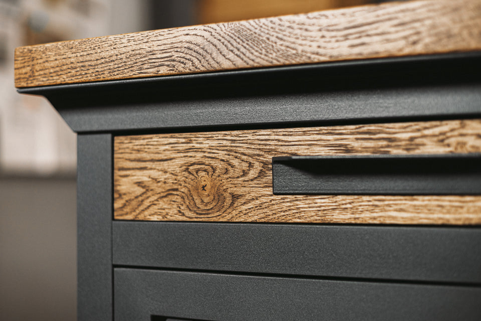CHEST OF DRAWERS 722