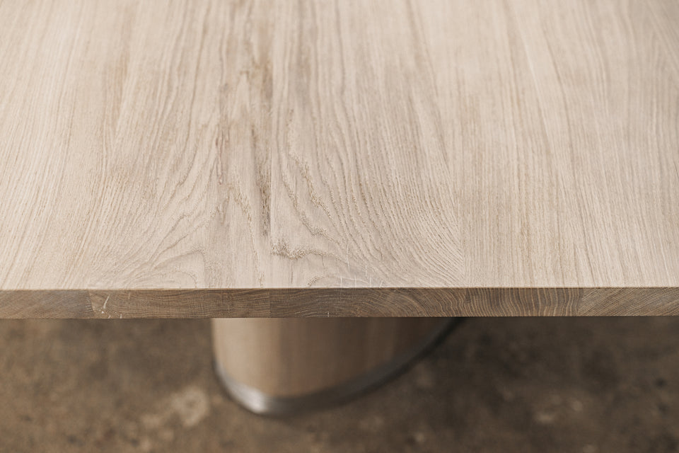 DINING TABLE 739