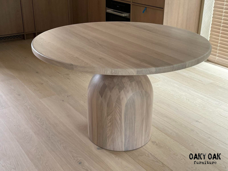 DINING TABLE 678