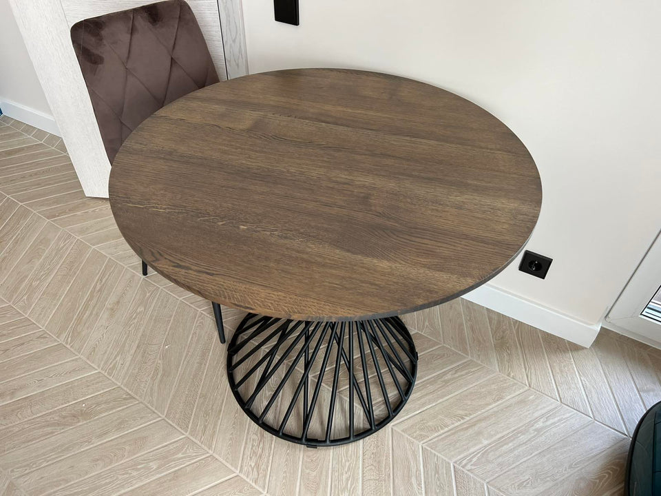DINING TABLE 684