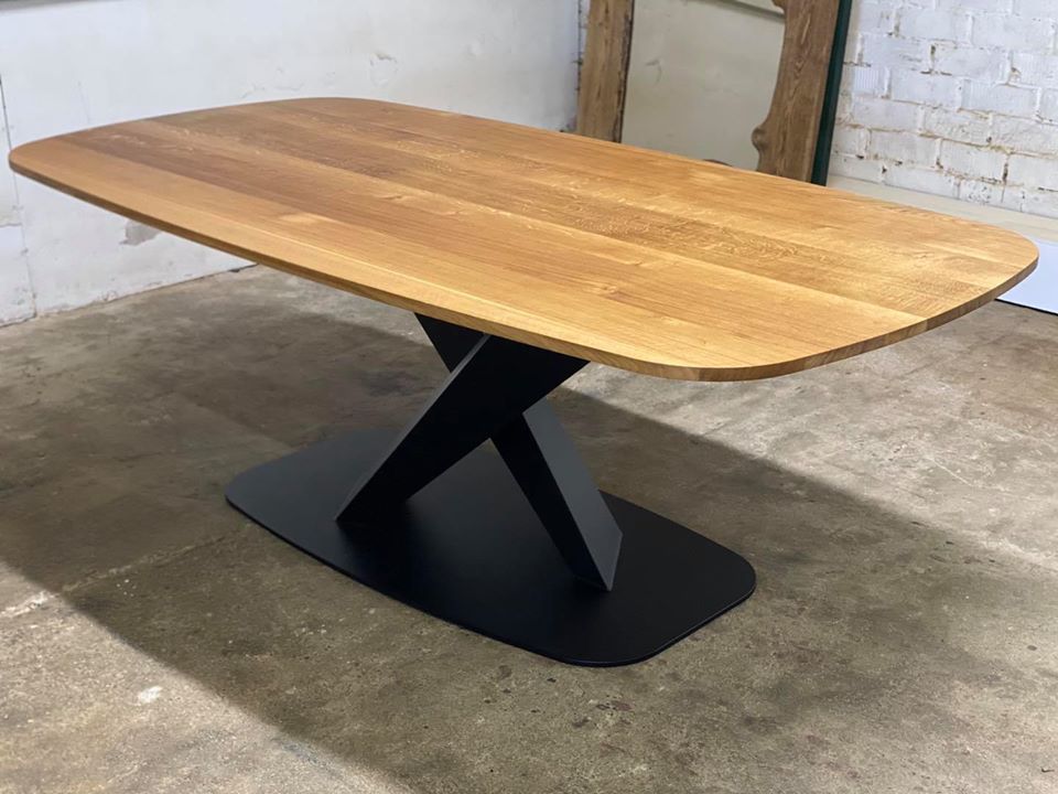 DINING TABLE 251