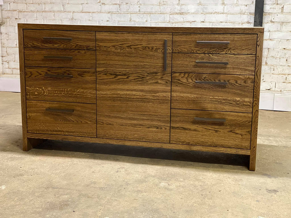 CHEST OF DRAWERS 256