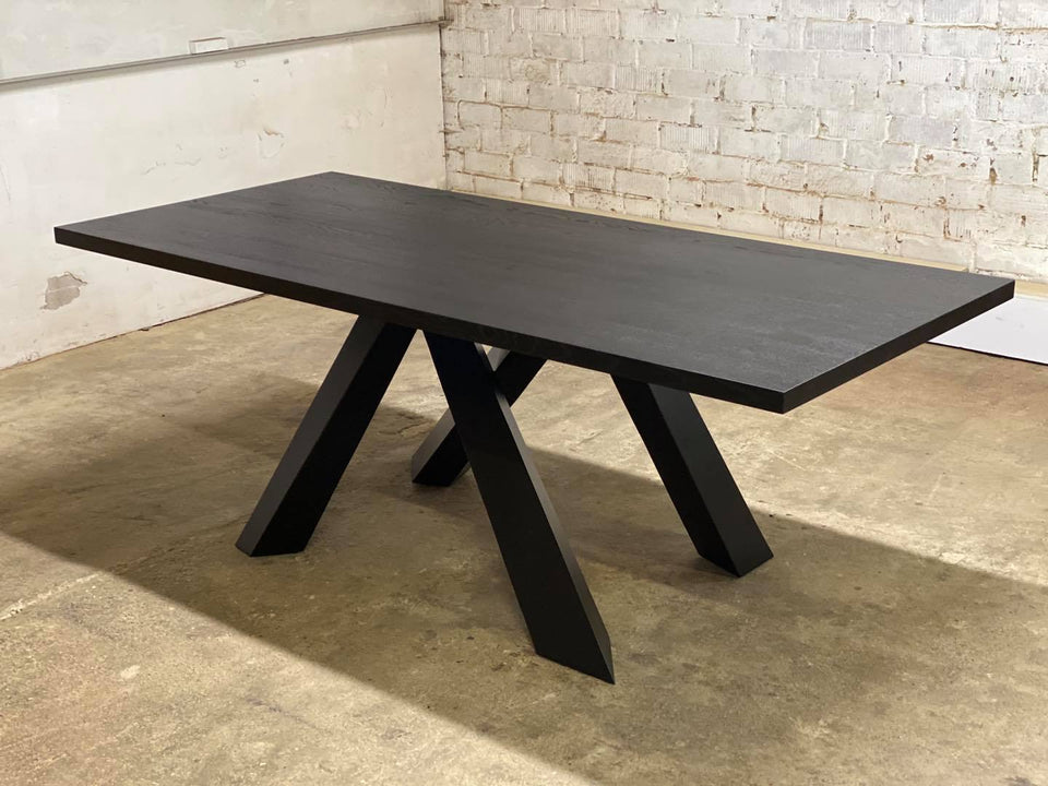 DINING TABLE 257