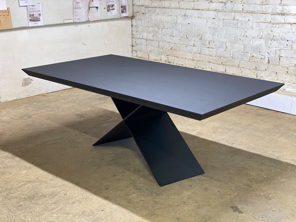 DINING TABLE 285