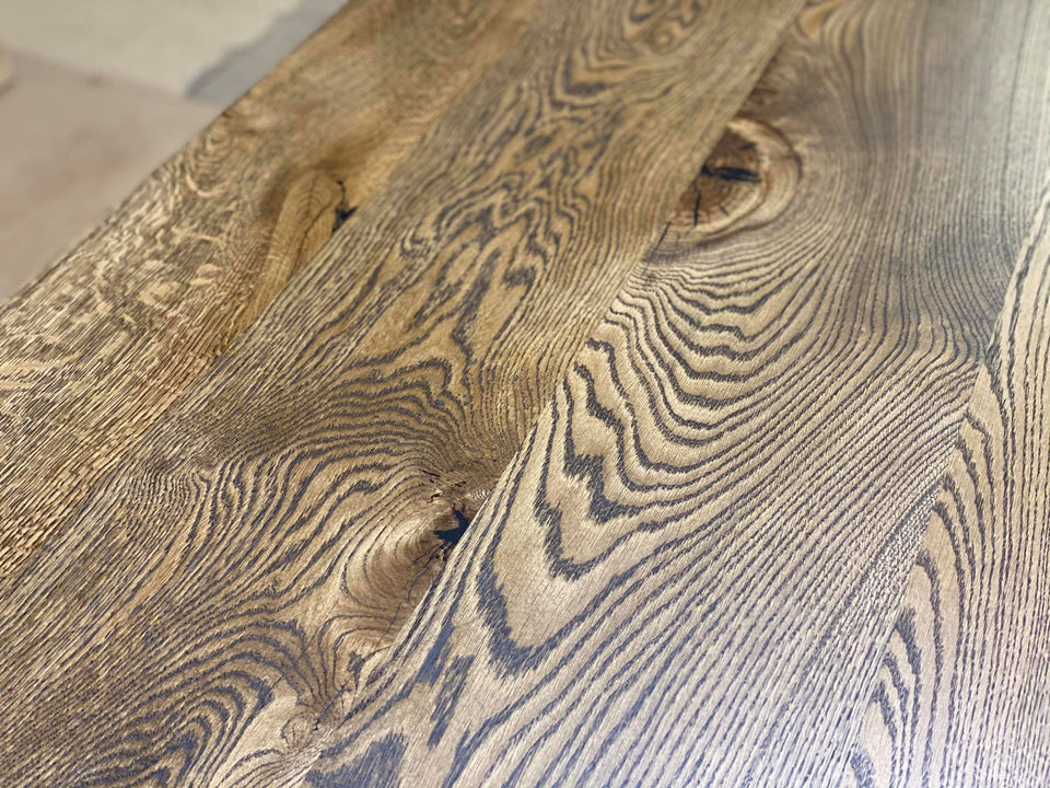 DINING TABLE 069