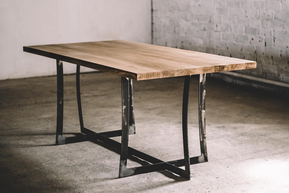 DINING TABLE 062