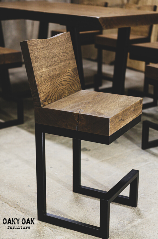 DINING TABLE AND CHAIRS 334