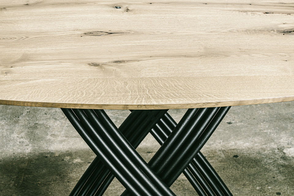 DINING TABLE 389