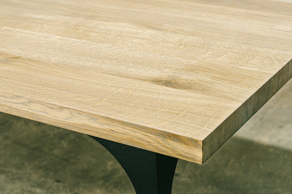 DINING TABLE 425