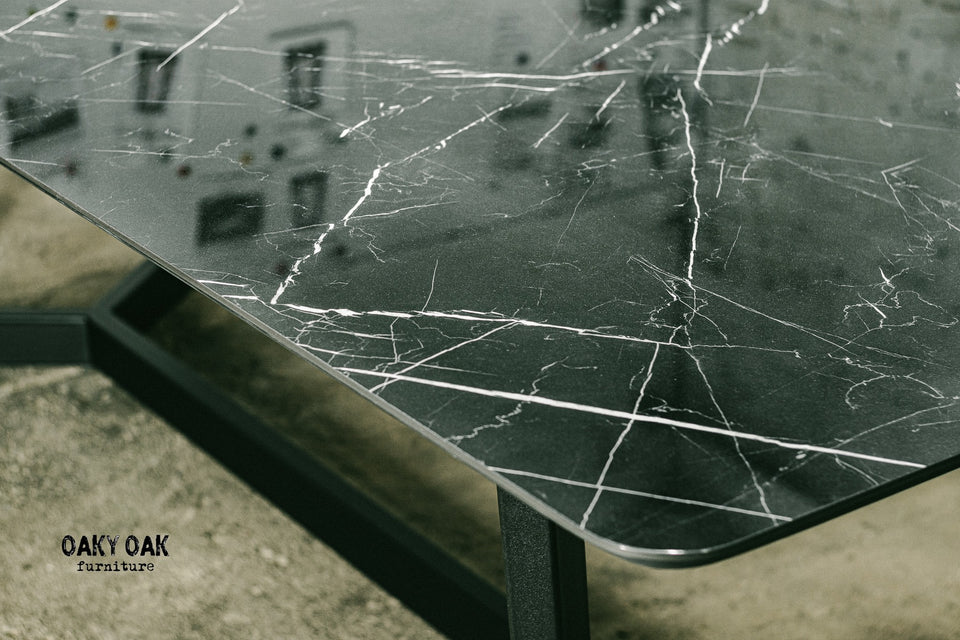 DINING TABLE 462