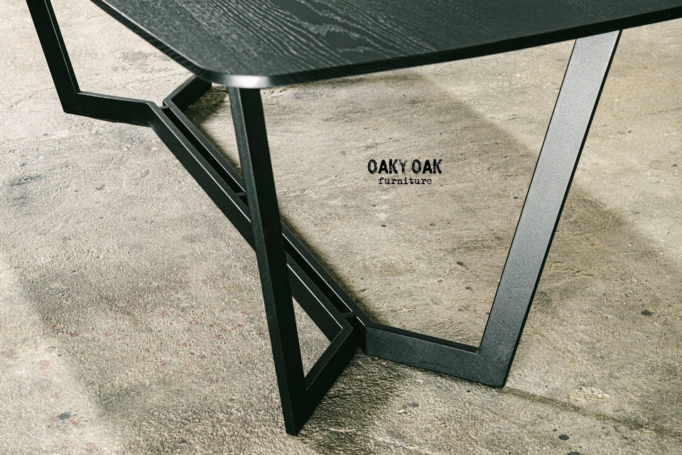 DINING TABLE 484
