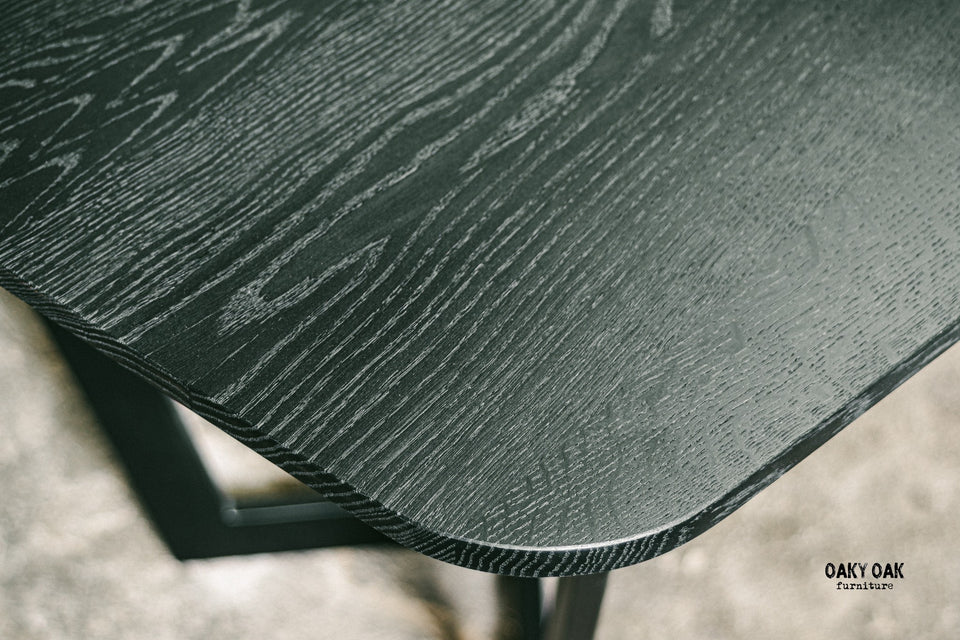 DINING TABLE 484