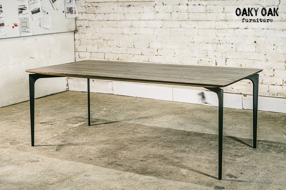 DINING TABLE 482