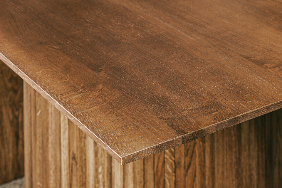 DINING TABLE 520