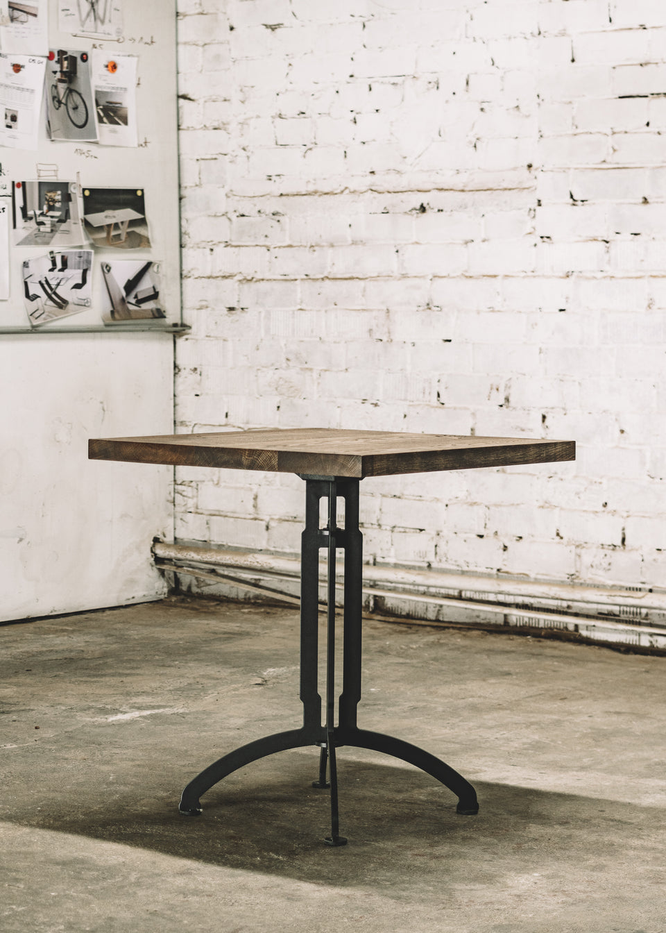 DINING TABLE 154