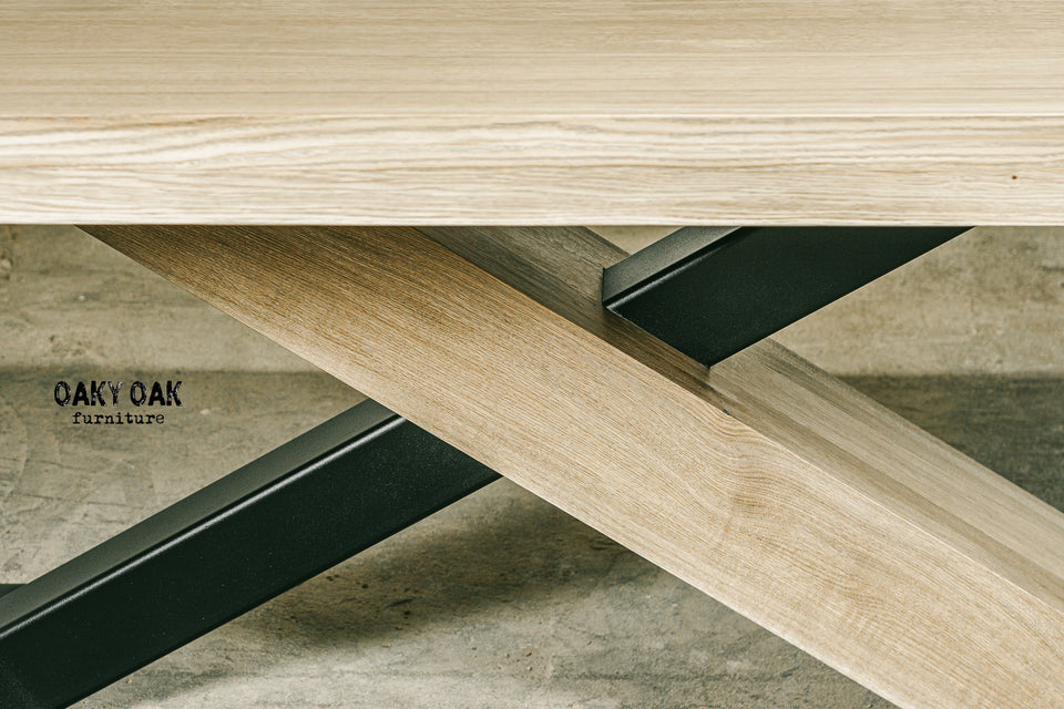 DINING TABLE 554
