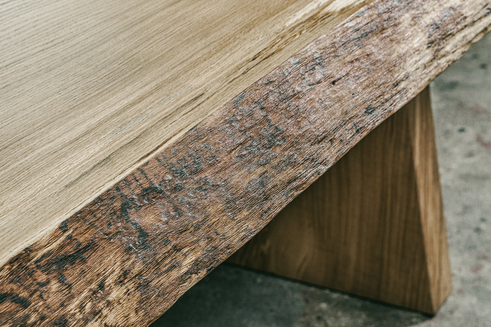 DINING TABLE 562