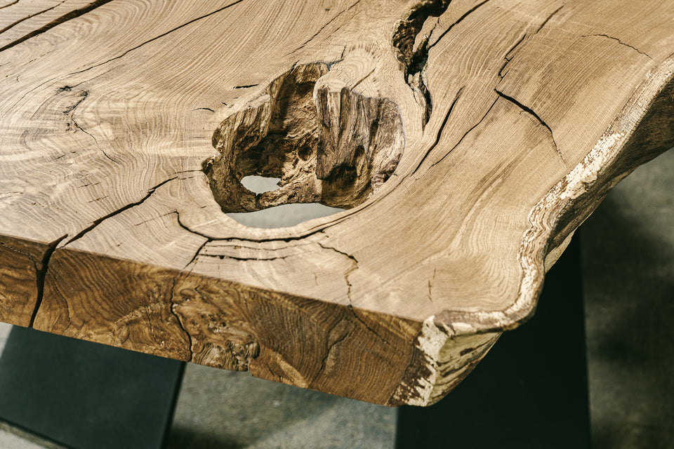 DINING TABLE 588
