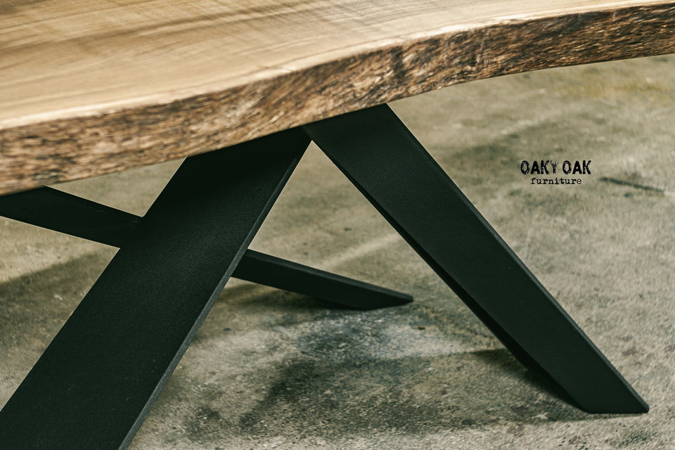 DINING TABLE 588