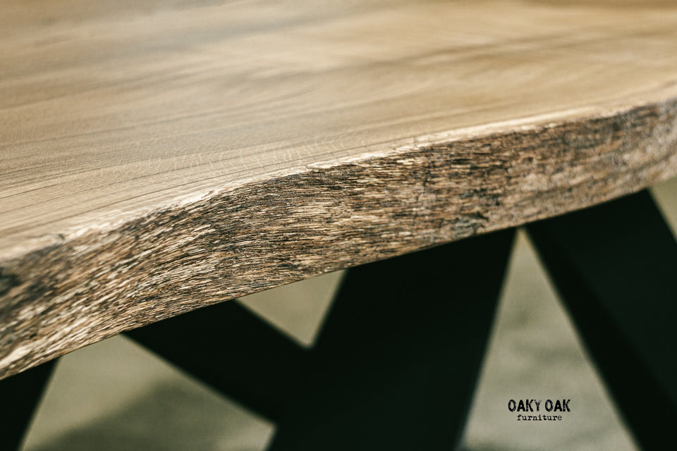DINING TABLE 588