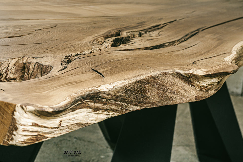 DINING TABLE 588