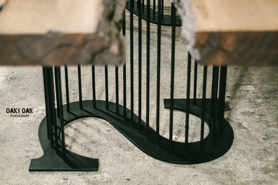 DINING TABLE 589
