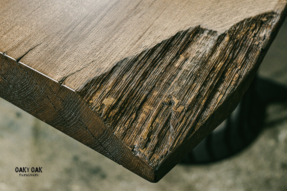 DINING TABLE 589
