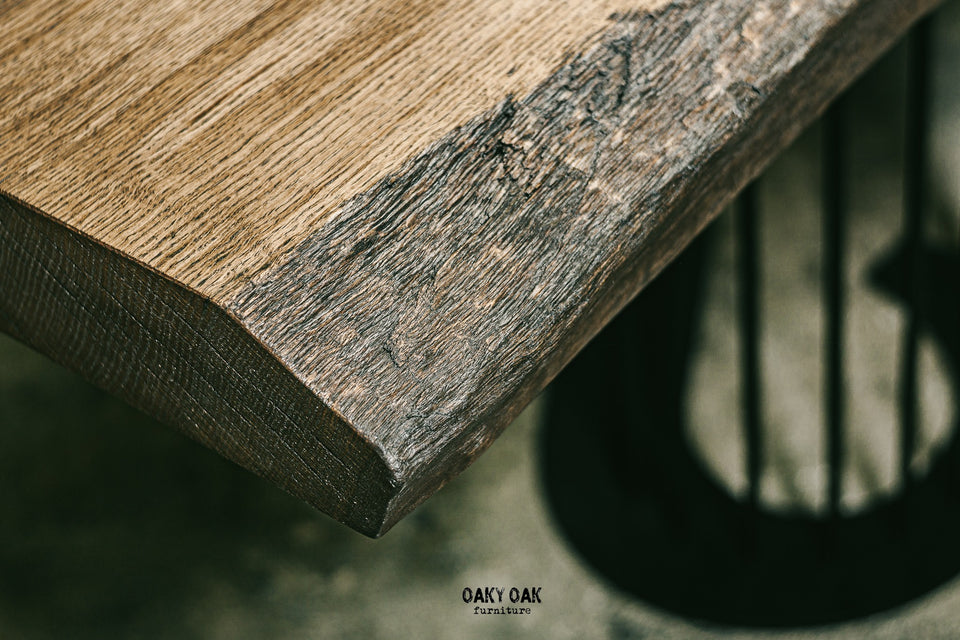 DINING TABLE 589
