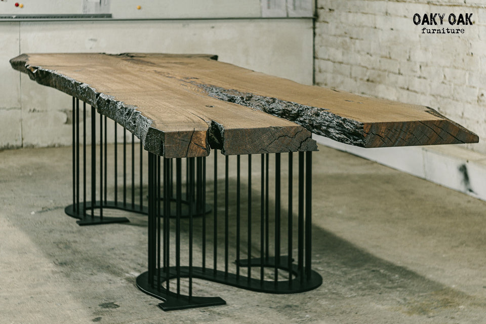 DINING TABLE 589