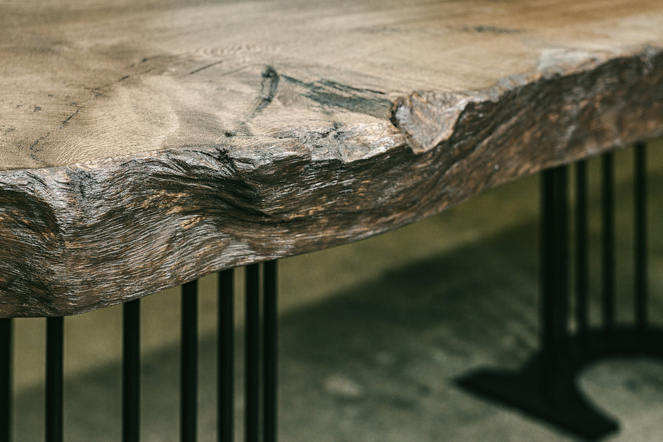 DINING TABLE 589