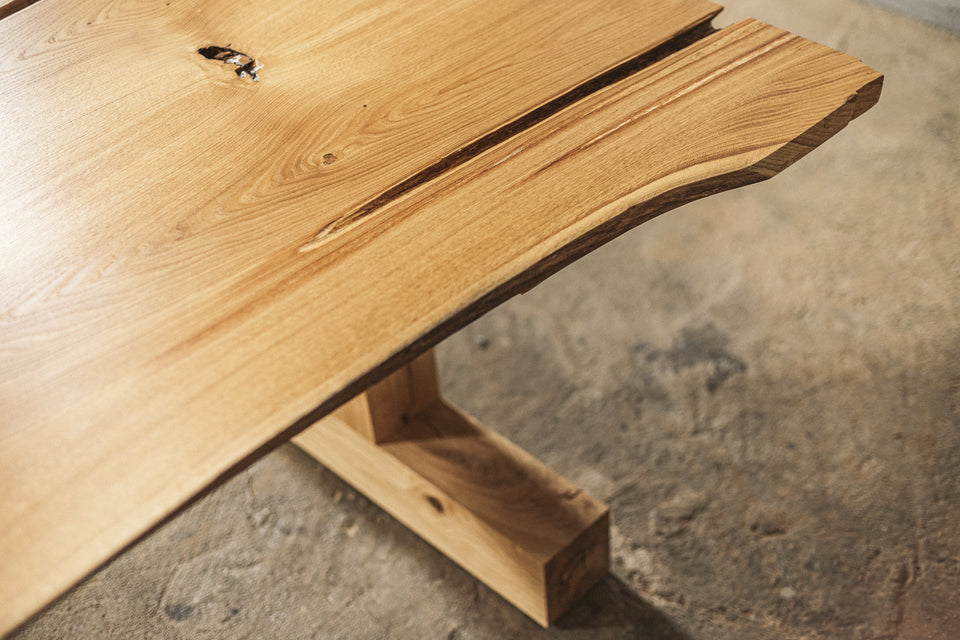 DINING TABLE 644