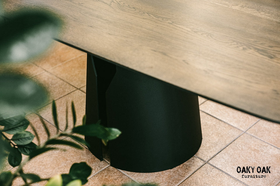 DINING TABLE 573