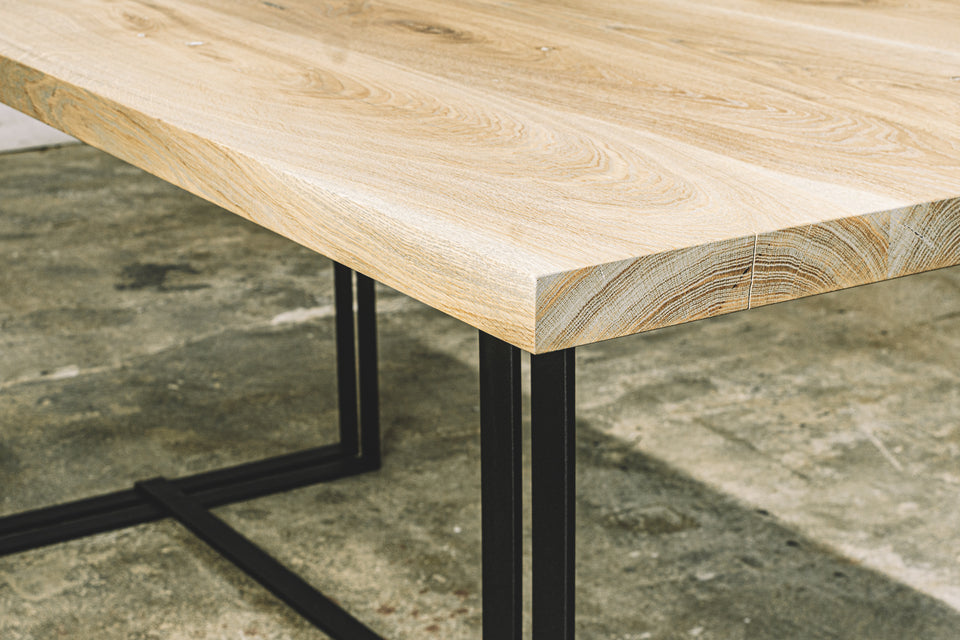 DINING TABLE 204
