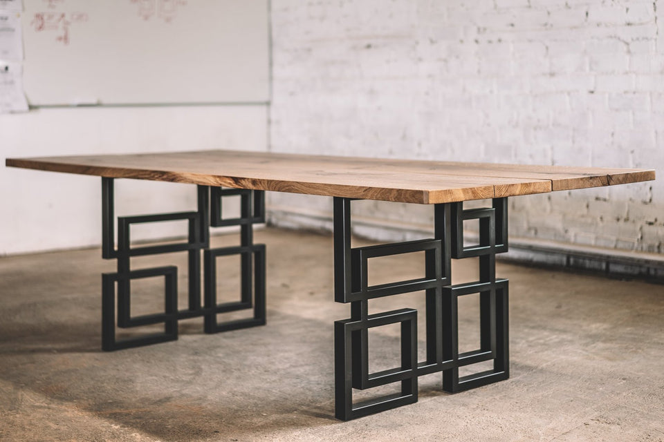 DINING TABLE 066