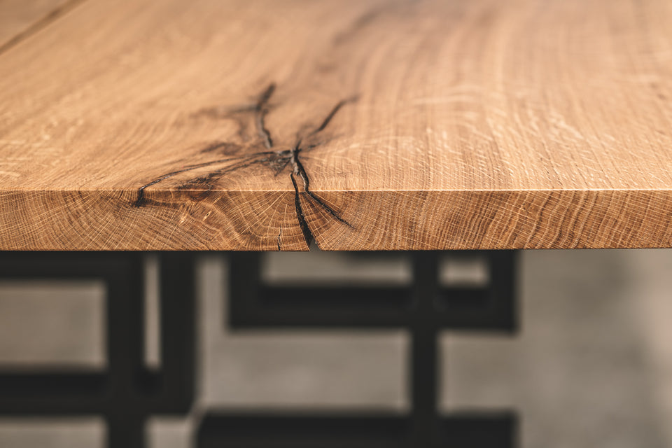 DINING TABLE 066